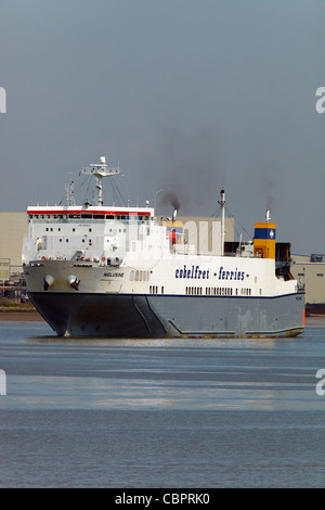 Un navire Cobelfret arrivant à Thurrock, Londres. Banque D'Images