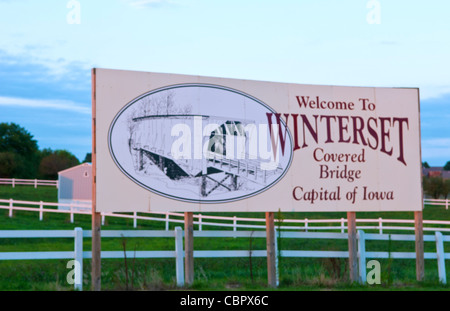 L'Iowa Winterset accueil des ponts de Madison County, ponts, signe pour la ville et les ponts Banque D'Images