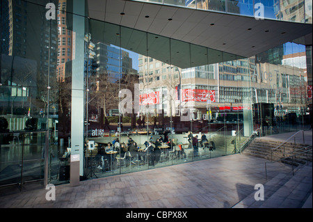 Le 'Café' à 65 dans l'Alice Tully Hall rénové dans le Lincoln Center Banque D'Images