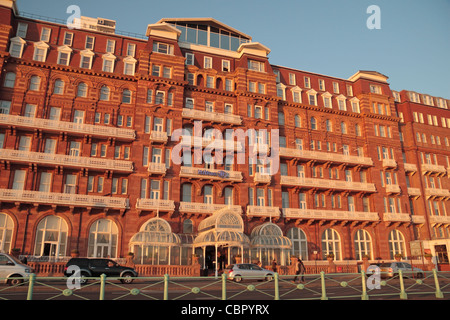 Le Hilton Brighton Metropole Hotel sur Kings Road, front de mer de Brighton, East Sussex, UK. Banque D'Images