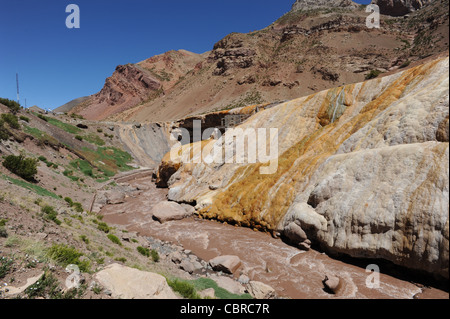 Puente del Inca sur l'Argentine Andes Banque D'Images