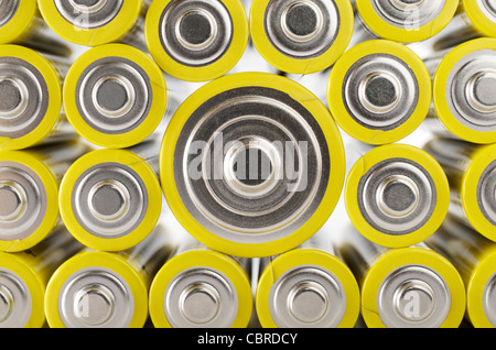 Avant-garde d'un groupe de batteries jaune Banque D'Images