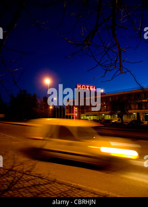 Enseigne au néon de l'hôtel par nuit Banque D'Images