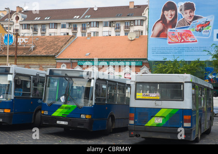 Autobus à la place Moszkva Ter qui en mars 2011 a été rebaptisée Szell Kalman ter dans quartier de Buda Budapest Hongrie Europe Banque D'Images