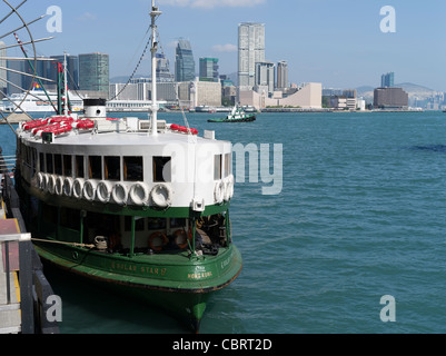 dh CENTRAL HONG KONG Solar Star ferry à Central Pier 7 habour Tsim sha Tsui port terminal de ferryboats verts Banque D'Images