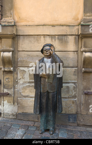 Statue de folk-singer Evert Taube par place Järntorget Gamla Stan, la vieille ville de Stockholm Suède Europe Banque D'Images