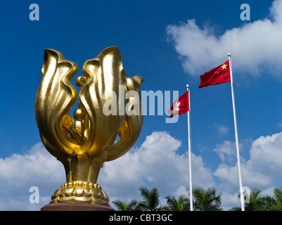 dh Golden Bauhinia Square WAN CHAI HONG KONG Chine Hong Kong drapeaux Expo Promenade drapeau fleur sculpture extrême est Banque D'Images