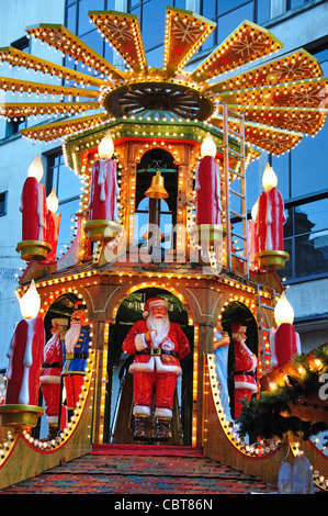 Carrousel de Noël au Marché de Noël de Francfort, New Street, Birmingham, West Midlands, England, United Kingdom Banque D'Images