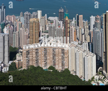 dh Skyscraper résidentiel MI-NIVEAUX HONG KONG ci-dessus dans des blocs de niveau hauts immeubles appartements regardant les appartements de logement Banque D'Images