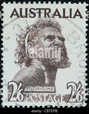 L'AUSTRALIE - Circa 1950 : un timbre-poste imprimé en Australie avec un portrait de l'aborigène, circa 1950 Banque D'Images