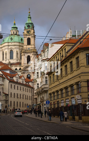 La rue Karmelitska Mala Strana le centre de Prague République Tchèque Europe Banque D'Images