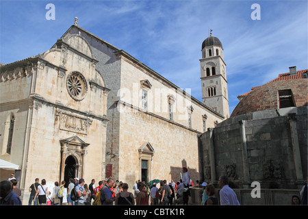 L'église St Sauveur et monastère franciscain, Dubrovnik, Dubrovnik-Neretva, Croatie, Balkans, Mer Adriatique, de l'Europe Banque D'Images