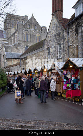 Marché de Noël à la cathédrale de Winchester Hampshire England UK Banque D'Images