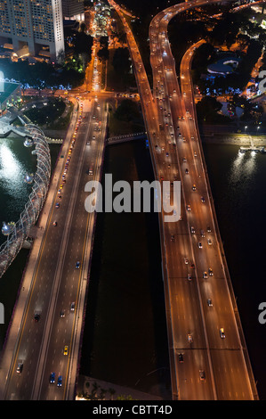 Une autoroute à Marina Bay, Singapour Banque D'Images