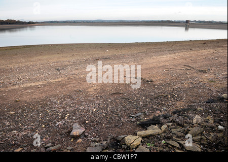 Les faibles niveaux d'eau à réservoir d'Arlington, East Sussex Banque D'Images