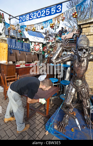 Londres, Lewisham Aladdin's Cave sur Lewisham Way Novembre 2011 Banque D'Images