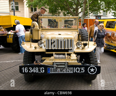 La lumière des camions militaires Dodge WC-51 Banque D'Images