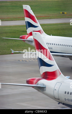 L'avion de British Airways au Terminal 5 de l'aéroport de Heathrow, Londres, Angleterre. Banque D'Images