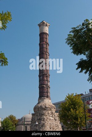 Colonne de Constantin, ou 'Colonne' brûlées (sütunu Çemberlitaş) est une colonne monumentale romaine, Istanbul, Turquie. Banque D'Images