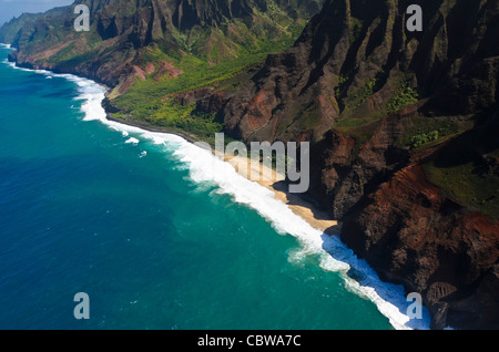 La côte de Na Pali du ciel, l'île de Kauai, Hawaii, USA Banque D'Images