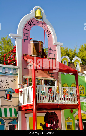 Curious George Goes to Town kids kids attraction avec les pistolets à eau à Universal Studios Orlando en Floride Banque D'Images