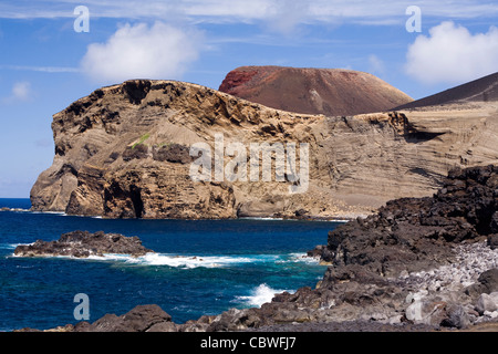 Le dos Capelinhos Vulcão (volcan Capelinhos) . C'est une attraction majeure dans les îles des Açores pour son histoire, sa géologie Banque D'Images