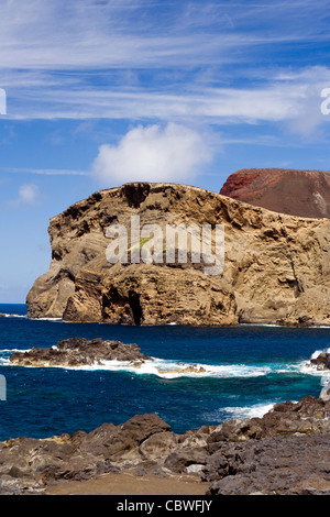 Le dos Capelinhos Vulcão (volcan Capelinhos) . C'est une attraction majeure dans les îles des Açores pour son histoire, sa géologie Banque D'Images