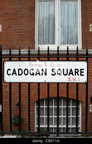 Nom de rue signe pour cadogan square, Chelsea, Londres, qui porte encore le nom de l'ancien London Borough of Chelsea Banque D'Images