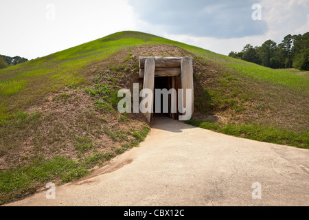 Ocmulgee National Monument à Macon, GA. Le site des tumulus. Banque D'Images