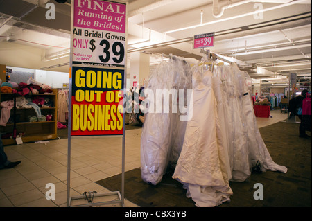 Vente en liquidation au sous-sol du "Filene" store sur Union Square à New York Banque D'Images