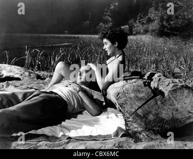 Montgomery Clift et Elizabeth Taylor - une place au soleil - réalisé par George Stevens en 1951 Banque D'Images