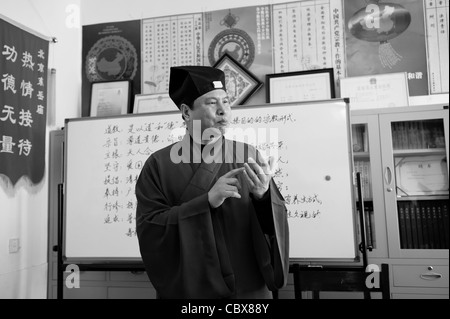 Beijing. M. Yuan ZhiHong est le leader de Pékin Taoïste et l'abbé de l'DongYue Temple. Banque D'Images