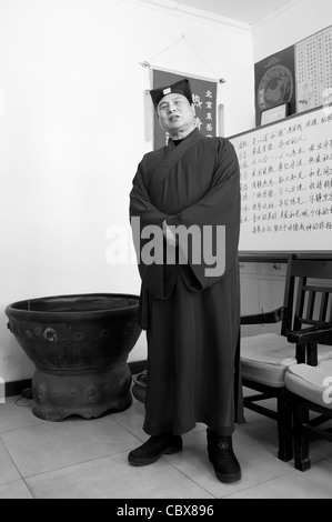 Beijing. M. Yuan ZhiHong est le leader de Pékin Taoïste et l'abbé de l'DongYue Temple. Banque D'Images