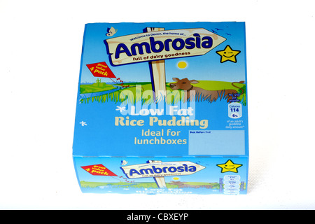 Emballages de marque d'Ambrosia Dessert Riz au lait faible en gras isolé sur un fond blanc avec aucun peuple et un chemin de détourage Banque D'Images