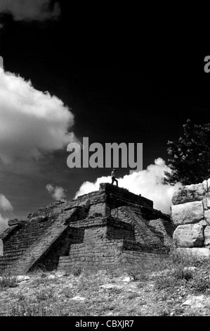 En haut de la touristique Acroplois, la structure principale à au Mayan Ruins de Chinkultic près de Comitan, Chiapas, Mexique Banque D'Images