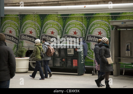 La bière Heineken camion de livraison de la 5ème Avenue à New York. Banque D'Images