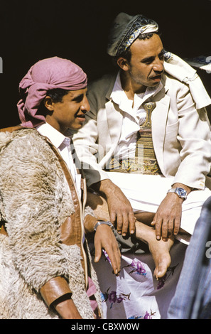 Portrait de deux jeunes hommes yéménites à Sanaa, Yémen Banque D'Images