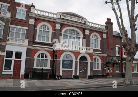 Feltham Magistrates Court et Feltham, le tribunal pour adolescents, Hanworth Road, Feltham, Middlesex, Royaume-Uni Banque D'Images