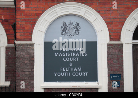 Feltham Magistrates Court et Feltham, le tribunal pour adolescents, Hanworth Road, Feltham, Middlesex, Royaume-Uni Banque D'Images