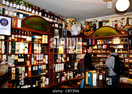 Whisky écossais Single Malt Whisky,,magasin,Royal Mile, Edinburgh, Ecosse Banque D'Images