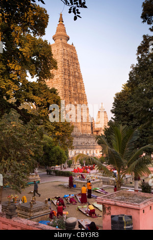 L'Inde, le Bihar, le Temple de la Mahabodhi Bodhgaya, 6e siècle temple bouddhiste où Bouddha atteint l'illumination Banque D'Images