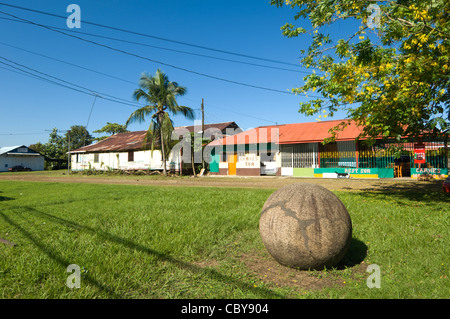 Sphère Granit historique Palmar Sur Costa Rica Banque D'Images