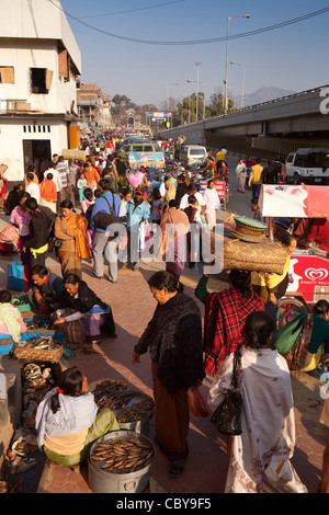 L'Inde, Manipur, Imphal, Sikendrajit Khwairamband Bir Road, Bazar, les étals du marché Banque D'Images