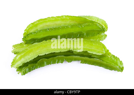 Haricots à ailes frais isolé sur fond blanc. Banque D'Images