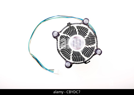 Gros plan d'un ordinateur cpu cooler isolated on white Banque D'Images