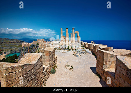 L'ancien Temple d'Athéna Lindia, sur l'Acropole de Lindos, Rhodes, Dodécanèse, Grèce Banque D'Images