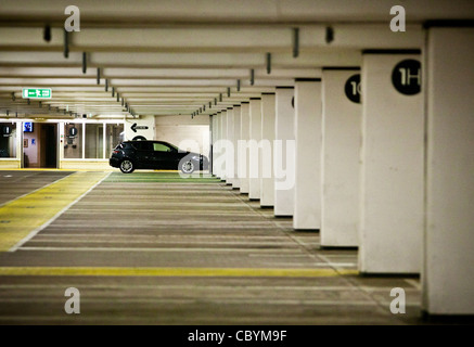 Près d'un parking souterrain vide, Birmingham, Angleterre. Banque D'Images