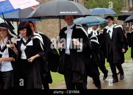 Les étudiants diplômés à l'Université de Cambridge Diplômes 2007. Banque D'Images