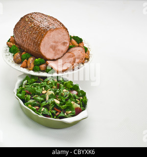 Recettes de cuisine de pays, poivrée et jambon salade maison de vacances. Banque D'Images