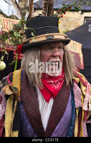 Membre de la penny Plain Theatre Company performing 'Hardcastle's Christmas Capers' à Skipton. Banque D'Images